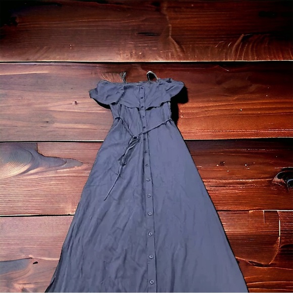 LuLus Lifes Wonders Women Blue Off-Shoulder Button-Up Tie Maxi Dress Sz Sm NWT - Picture 1 of 13